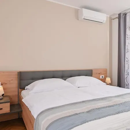 Modern Lara Apartment Malinska