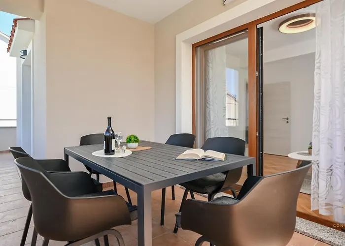 Apartment Modern Lara Malinska