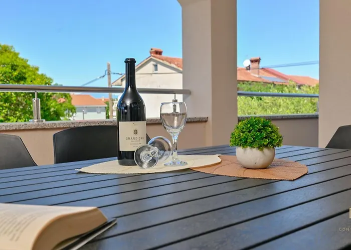 Modern Lara * Malinska