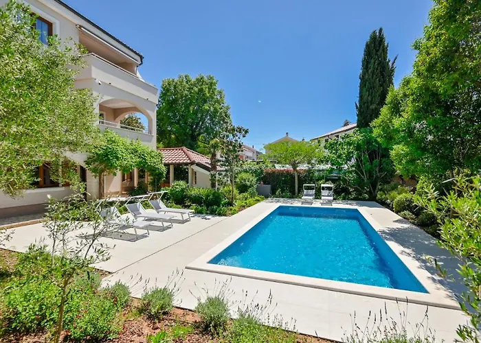 Apartment Modern Lara *