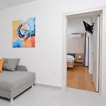 Modern Lara Apartment